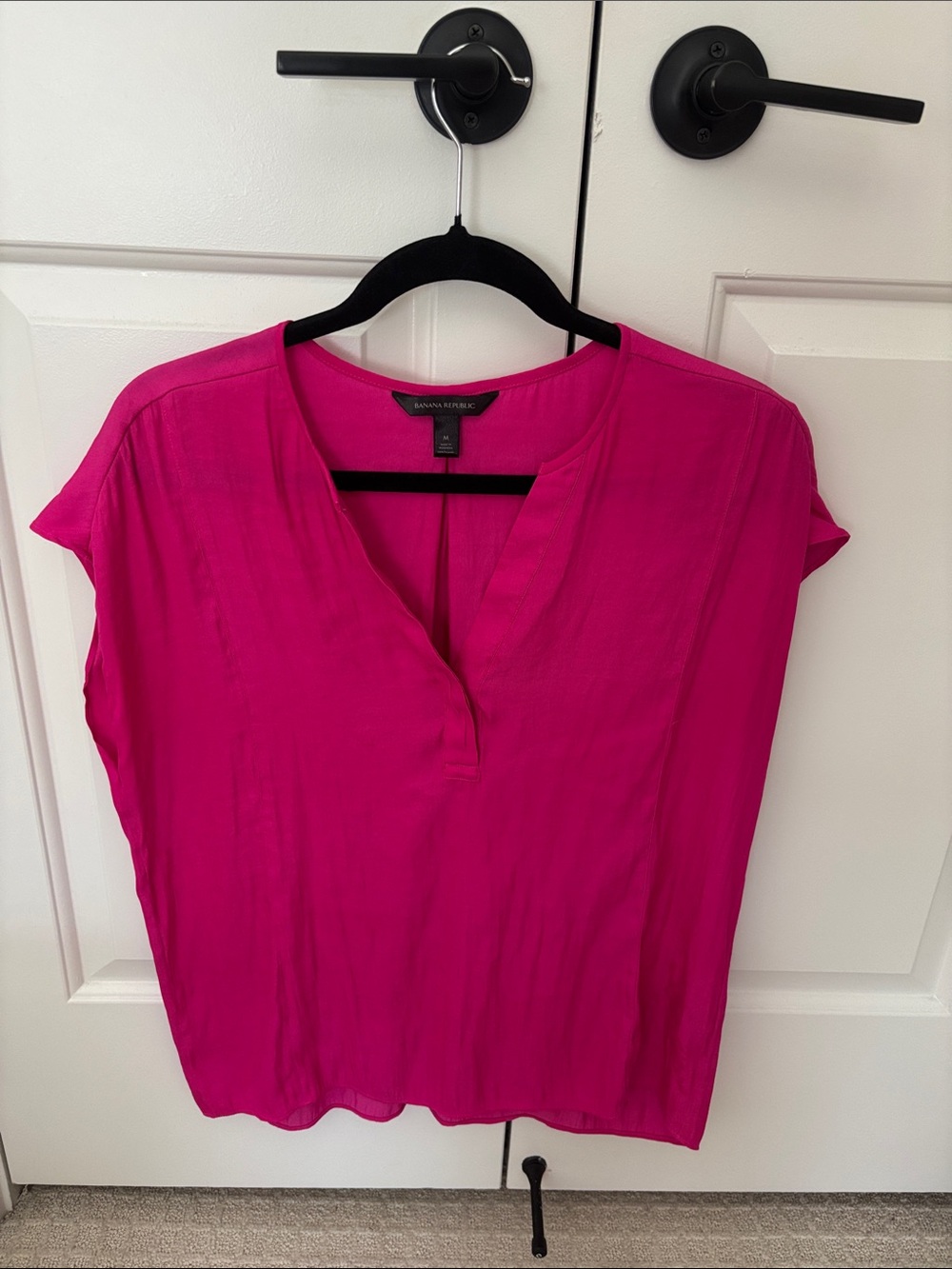 Banana Republic Bright Fuchsia Split V-Neck Cap Sleeve Top